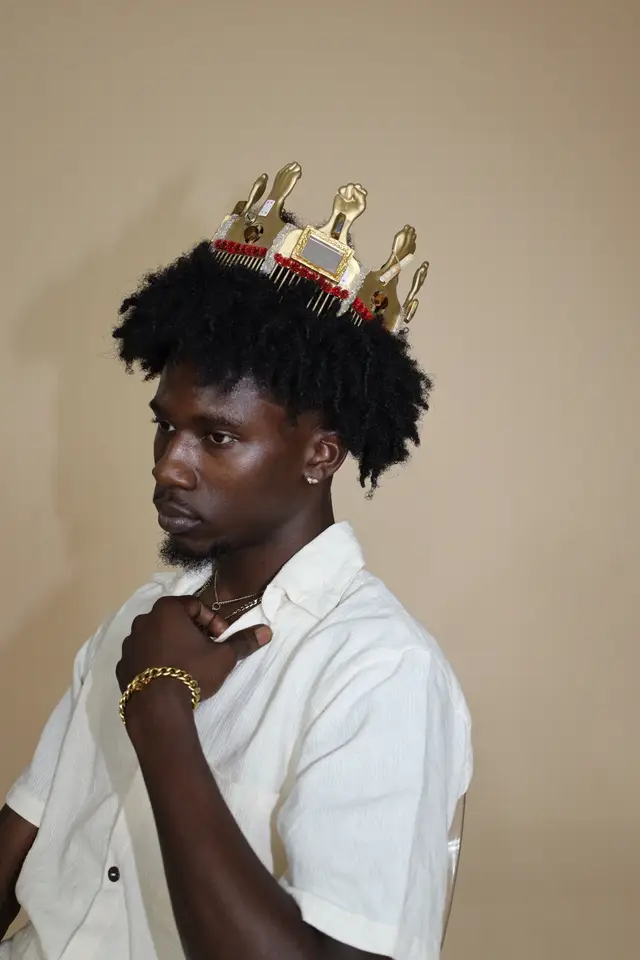 A post by @iamtheemj on TikTok caption: So I customized this crown 