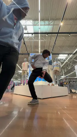 A post by @yvnghomie on TikTok caption: Shopping with uncle 😇🔥 @Uncle Randal Earl #iknow #skiguy  #yvnghomie 