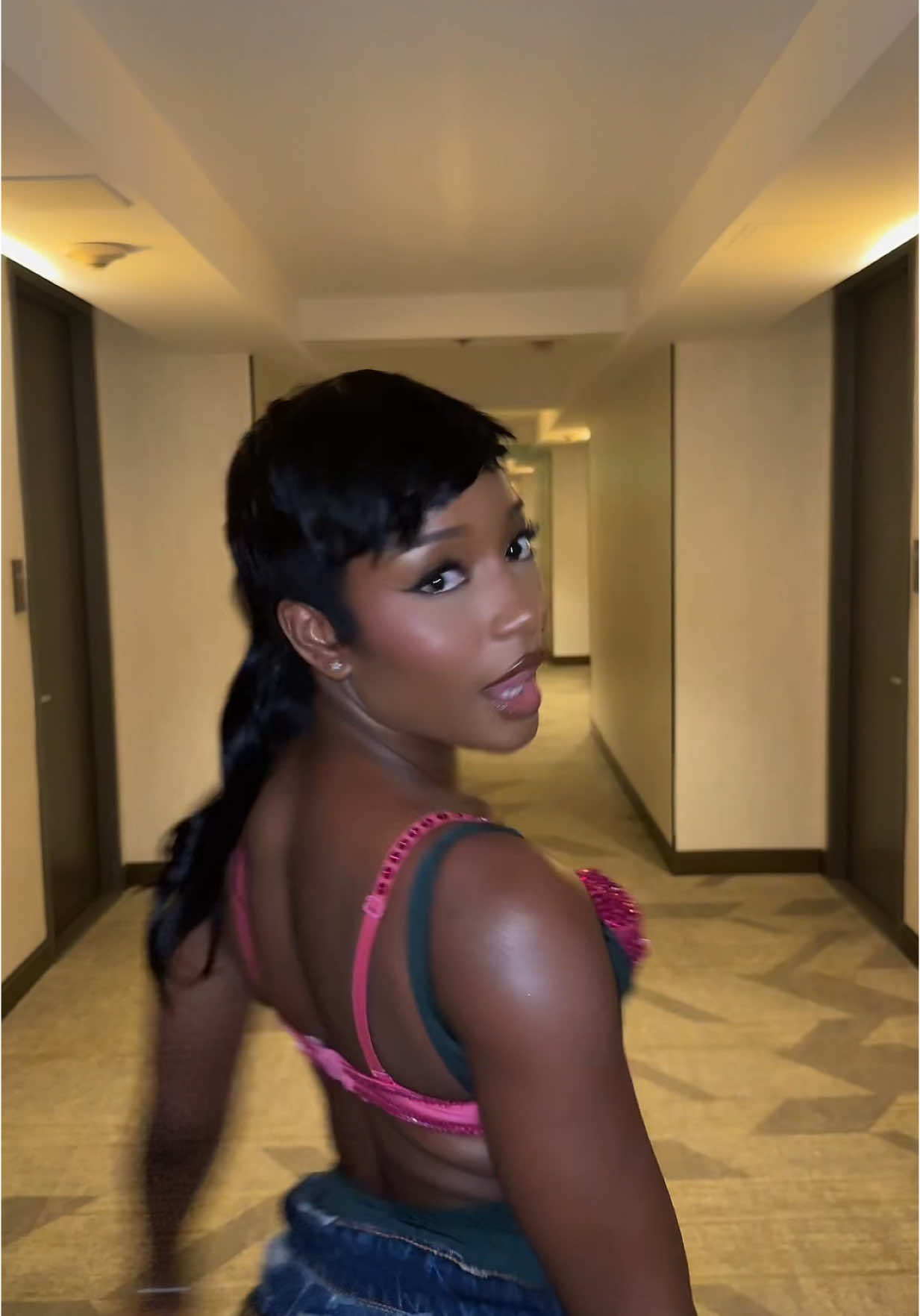 A post by @ayrastarr on TikTok caption: Gimme datttt loveee 