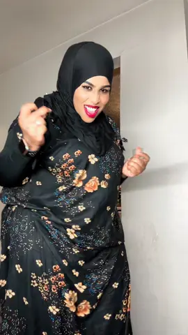 A post by @abaayhawosalah on TikTok caption: #somalitiktok #hooyo_mcn🌏🥰 #usa 