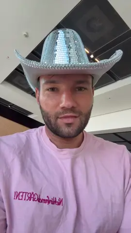 A post by @patrick.thomalla on TikTok caption: Link im Profil 🤣😬🪩 Let me take you on a ride ! #beyonce #cowboyonhighheels 