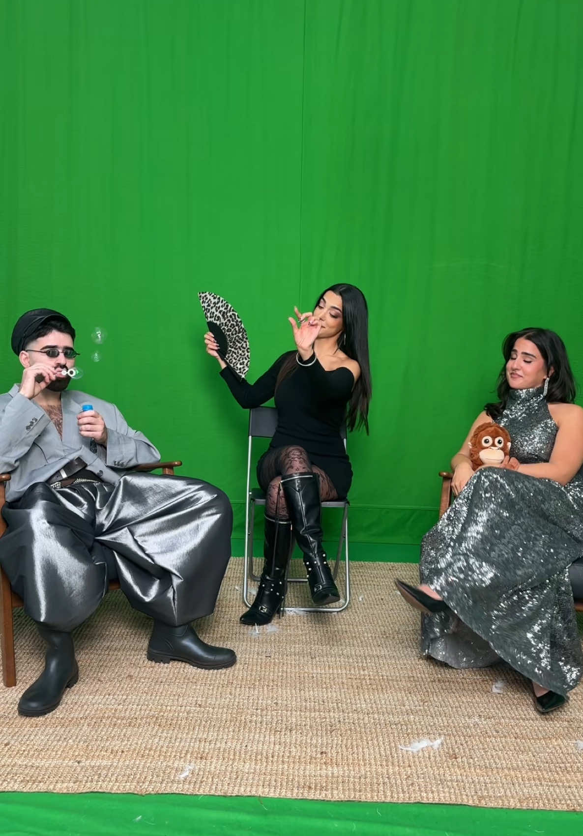 A post by @hamibees on TikTok caption: Busy woman @deryadarfdas @Derya @momo 
