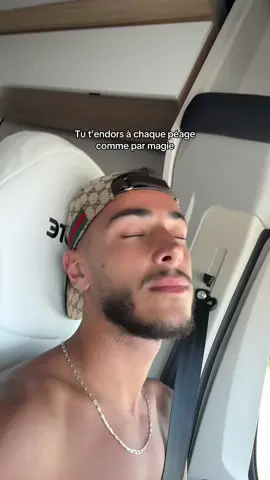 A post by @illyeskays on TikTok caption: Je paye les camping, essence et fournis le camping car et elle pleure pour 4€ 😭😭 @Amélia 💄 