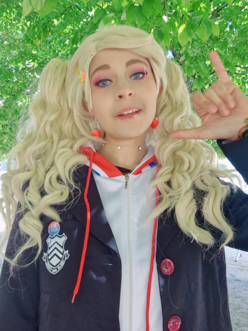 A post by @alittlebitalexia on TikTok caption: I HAD to use this song Ann my girlll #persona5 #persona5cosplay #anntakamaki #anntakamakicosplay #mcmlondon #mcmcomiccon 