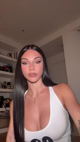 A post by @iolandadibattista on TikTok caption: 🐈‍⬛