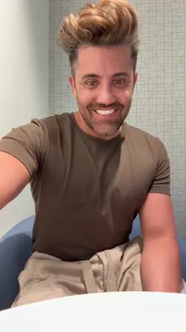 A post by @gabrielsamrags on TikTok caption: Escribe los comentarios de dónde eres de qué país eres y síganse entre ustedes para que podamos seguir creciendo como comunidad. #GabrielSamra #seguidores 