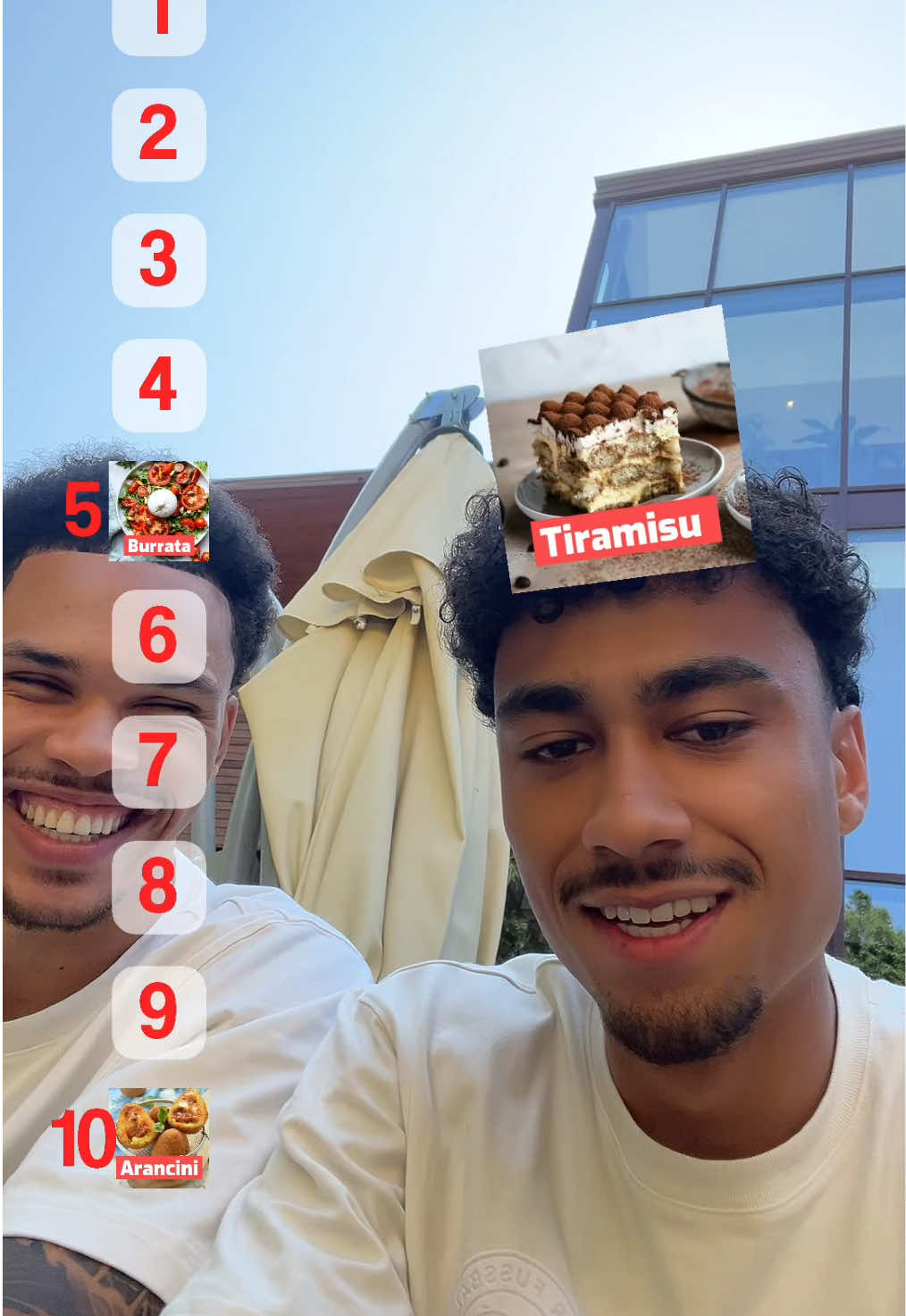 A post by @dfb on TikTok caption: Grazie mille, Nnamdi & Nené 🍕 Sonntag, 22. Juni um 21 Uhr, U 21 vs. Italien 📺 #U21EURO 