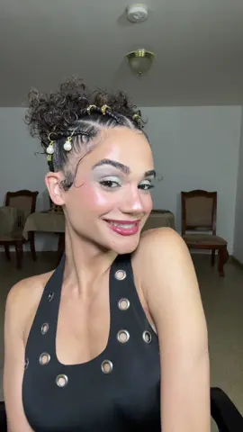 A post by @ on TikTok caption: Yes or No? 😍😳 