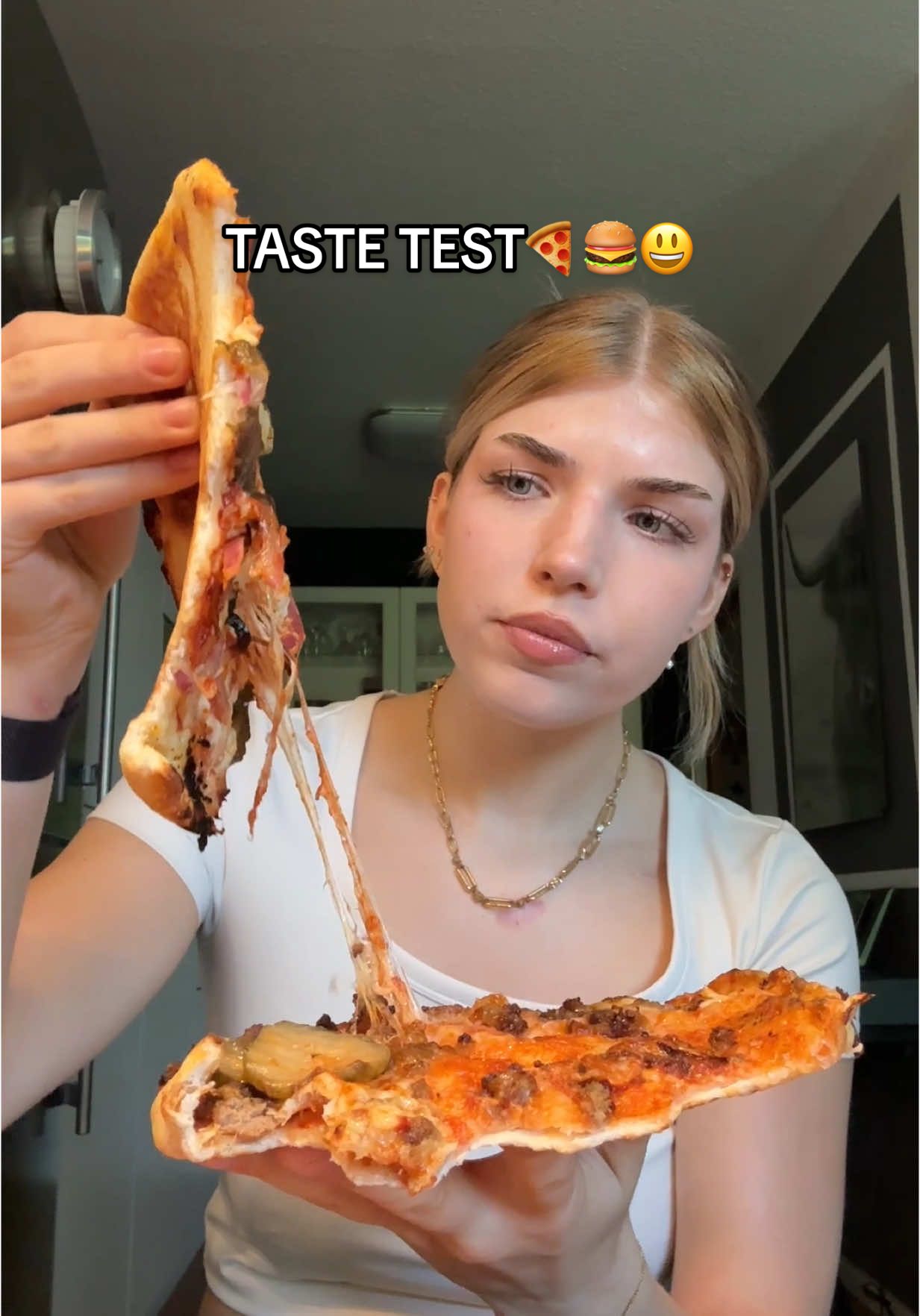A post by @xfiibii on TikTok caption: Werbung| das war schon saftig 🙂‍↕️ 9/10 @Domino's Deutschland  #dominosde #dominospizza