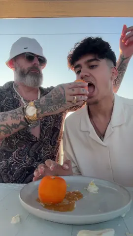 A post by @eldenolive on TikTok caption: SO LECKER #fyp #foryoupage #viral #eldeno #sido 