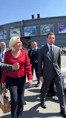 A post by @mlp.officiel on TikTok caption: Allez @Jordan Bardella, tout le monde te regarde ! 😌