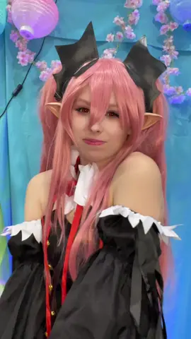 A post by @kawaii_ninchen on TikTok caption: Love a Vampire 🩷 #animango #dokomi #dokomi2025 #seraphoftheend #seraphoftheendcospay #krultepes #krultepescosplay 