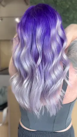 A post by @theresavandamstylist on TikTok caption: Sorry the salon is LOUD behind me today lol #fyp #foryoupage #hairtok #hairstylist #hairsalon #hairdresser #vividhair #vividspecialist 
