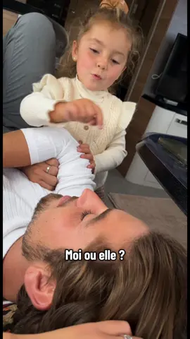 A post by @davidlogananna on TikTok caption: L’une de mes vidéos préférées, je vous poste ça ici 😂❤️ Anna juste un peu jalouse 🙈 #anna #gitan #pourtoi #fyp #virale 