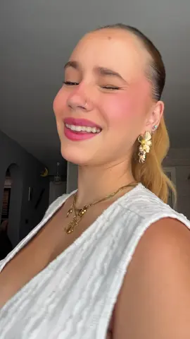 A post by @andreafernandez082 on TikTok caption: un guiño for you 