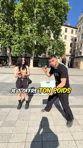 A post by @gabinouvilla on TikTok caption: Je t’offre ton poids en cadeau si t’es d’accord ! #defi #videodrole #cadeau 
