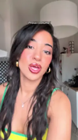 A post by @chaimaacherbal on TikTok caption: Piccolo flusso di coscienza🙏🏽 Dammi questo mignolo e promettimi che quest’estate ti divertirai.♥️ Che ti godrai i momenti più belli, le risate, i tramonti lenti, i piedi nella sabbia scacciando via i brutti pensieri. Che il costume lo metterai, uno di quelli comodi che ti faccia sentire bellissima. Quest’estate promettimi che ti tratterai con amore. Che ti guarderai allo specchio e dirai: “CHISSENEFREGA, me la merito anch’io questa felicità.” Basta.