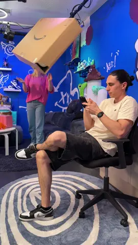 A post by @batzair on TikTok caption: C'est donc ça le futur ? (Je parle des innovations, pas du carton) D'ailleurs, l'énergie ça vous permet de regarder mes vidéos, alors merci #ENGIE 