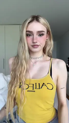 A post by @honeypuu on TikTok caption: Nail transition #fyp #nails 