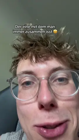 A post by @realrobyn on TikTok caption: Liebe geht durch den Magen deshalb küsse ich ihn wenn er ausgibt 