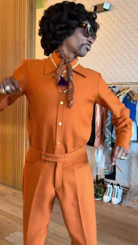 A post by @snoopdogg on TikTok caption: Havin fun 😆🧐💪🏿✅