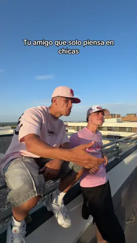 A post by @jonata_26 on TikTok caption: 2.4M en Instagram?💙@llanos🖤 @Sergio Bueno 