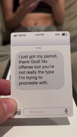 A post by @whatdoyoumeme on TikTok caption: DAMNNNNN #newphonewhodis