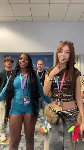 A post by @princessameliawu on TikTok caption: Shake it to the maxxx 😛😛@steak @KreekCraft @Caylus @🤍🐻‍❄️LEI LEI🐻‍❄️🤍 