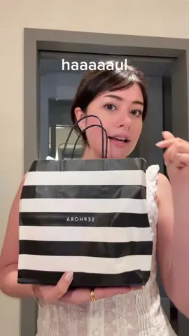 A post by @dannespinoo on TikTok caption: holi bonitas aquí un Haul de Sephora ^^ pido justicia por mi corrector de Merit…  #haul #grwm #maquillaje 