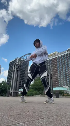 A post by @yvnghomie on TikTok caption: Having fun in the city 😇🔥 #folded #kehlani  #yvnghomie 