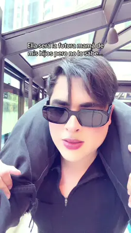 A post by @elmaxitolives on TikTok caption: Sabes quién es? Etiquétala 👀