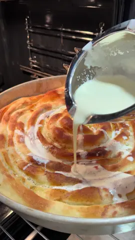 A post by @bosniancook on TikTok caption: Was ist eure Lieblingspita? Koja je vaša omiljena pita? 😍🤤 #bosna #balkan #jugo #srbija #hrvatska #yugo #bosnaihercegovina #bosnia #bosnien #jugoslavija #burek #pita #sirnica #krompirusa #kupusnjaca #zeljanica 