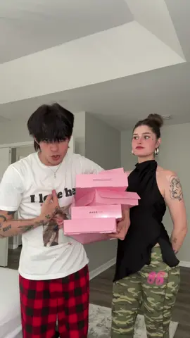 A post by @moncluscarol on TikTok caption: Despues de años de súplica, le dije que si 💘. @Carlos Alberto Fuentes 