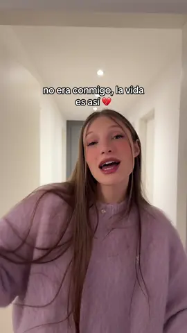 A post by @yamisafdie on TikTok caption: esta parte no se canta, se grita 💔 #nuevamusica #emilia #yamisafdie #mastevale 