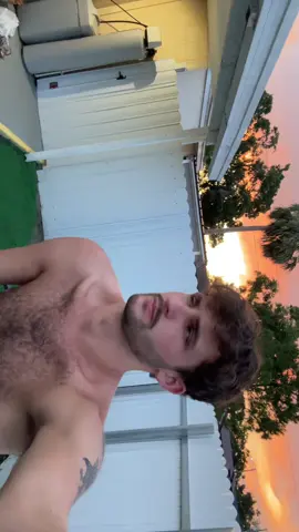 A post by @conder_holt on TikTok caption: #florida #tampa #fyp 