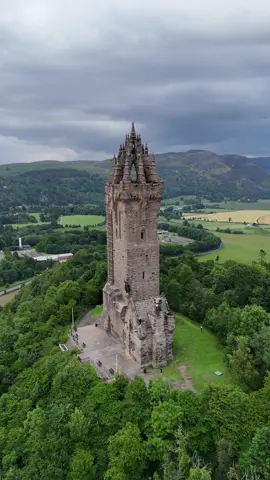 A post by @castlesofscotland on TikTok caption: The National Wallace Monument 🏴󠁧󠁢󠁳󠁣󠁴󠁿 The monument was designed by the Edinburgh-born Glasgow architect J. T. Rochead, and built between 1861 and 1869. The monument commemorates one of Scotland’s greatest national heroes, Sir William Wallace. He was leader of the Scottish resistance forces during the first of the long and ultimately successful struggle to free Scotland from English rule and gain its independence. This resistance stemmed from Wallace‘s burning desire for peace and freedom which united the country’s clans, gained the loyalty of its people, struck fear into his enemies and defied the cruel hand of the invading King Edward I of England. Famously when the two countries faced each other at the Battle of Stirling Bridge in 1297, Scotland was led to victory by William Wallace. Today, the Wallace Monument, standing at 67 metres tall with 246 steps, remains one of Scotland’s most celebrated landmarks and is located in the city of Stirling. #scotland #braveheart #williamwallace #hero #history #freedom #travel #scottishtiktok #beautifuldestinations #bucketlist #outlander #scotlandtiktok #explore #fyp #historytok #inspirational 