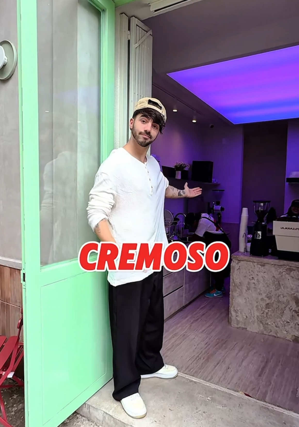 A post by @fedevigevani on TikTok caption: Nuestra nueva cafetería CREMOSO ☕️