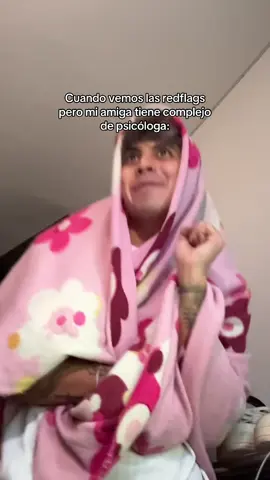 A post by @soybans on TikTok caption: Es que no aprende la amiga #parati #foryou #foryoupage #xyzbca #fyp 
