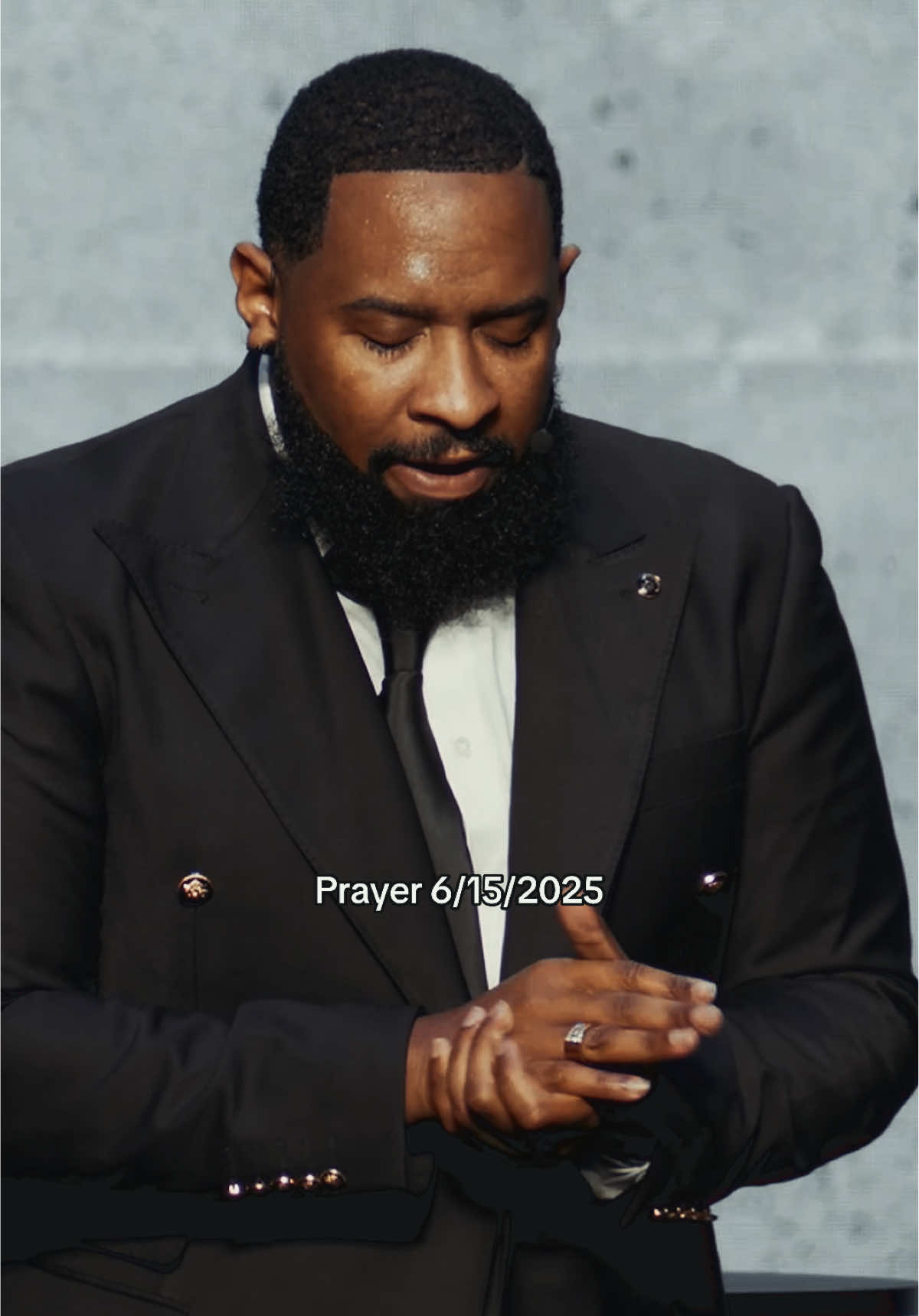 A post by @pastormikejr on TikTok caption: God I trust You. #pastormikejr #AmenPMJ #faithoverfear #confettiXConspiracies 