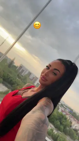 A post by @royal_deea on TikTok caption: #f 🥰