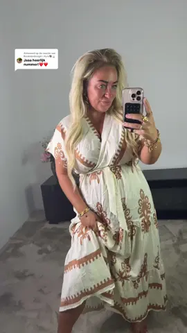 A post by @closetvanval on TikTok caption: Antwoorden op @Booksandmagic | Kyra📚🕯️ 