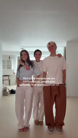A post by @mademoisellesoph on TikTok caption: What a day ! Merci pour votre présence hier au vide dressing, un plaisir de vous rencontrer et merci à mes amies, les amies des enfants et ma famille pour votre aide et votre soutien ! Love u 🤍 #team #lookdujour #community 