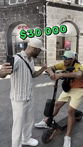 A post by @mrkbogosse on TikTok caption: Snap : mrk_bg La chasse au Trésor sur Clermont-ferrand et en direct sur le Jaune ! Quelle sera la prochaine ville ? 