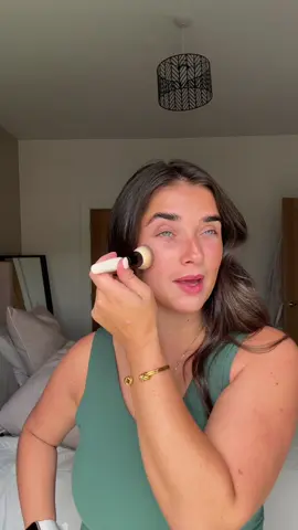 A post by @annaliviahynds on TikTok caption: lol