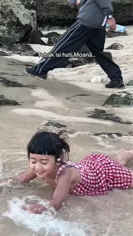 A post by @riaricis on TikTok caption: Apa hayo…