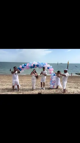 A post by @__anaaa18__ on TikTok caption: Fata mea ❤️❤️❤️🩷 #foryou #fypシ゚ #genderreveal @Abel 