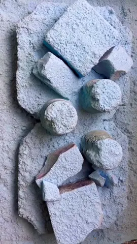A post by @reeves.asmr on TikTok caption: #gymchalkasmr #reevesasmr #fyp #asmr #gymchalk 