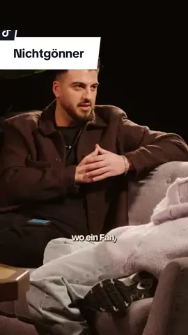 A post by @tahsims_interviewformat on TikTok caption: Einmal Herzkette in die Kommentare für @HAVA  @tahsim bro #hava #tahsimsinterviewformat #tif  