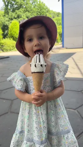 A post by @alina.madalina.aeco1real on TikTok