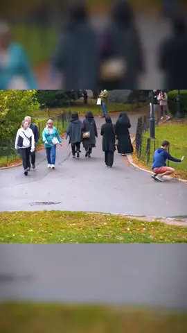 A post by @scare.rank.usaaa on TikTok caption: 😂🤣💨#funnyprank #scareprank #scareprank #scaring #scarecam #funny #scare #pregnant #videofunny #pranks #usa #tiktok #tiktoklover #tiktoklove #fyp #foryou #foryoupage #prank 